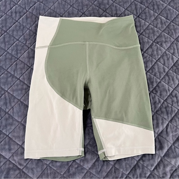 Lululemon Shorts Women 4 Nulu Colour Block High Rise Short 8” Yoga Green B14 - Picture 1 of 8